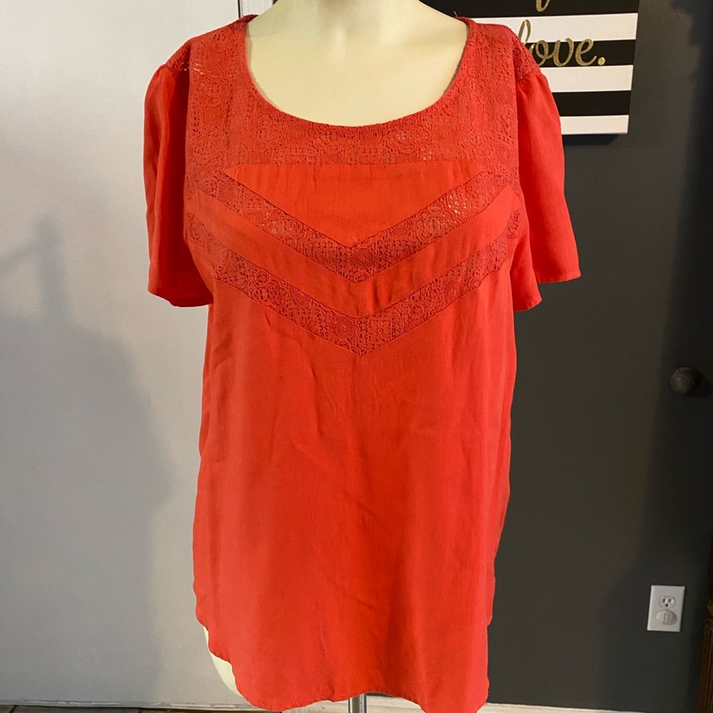 NWOT SKIES ARE BLUE Coral Pink  Embroidered small